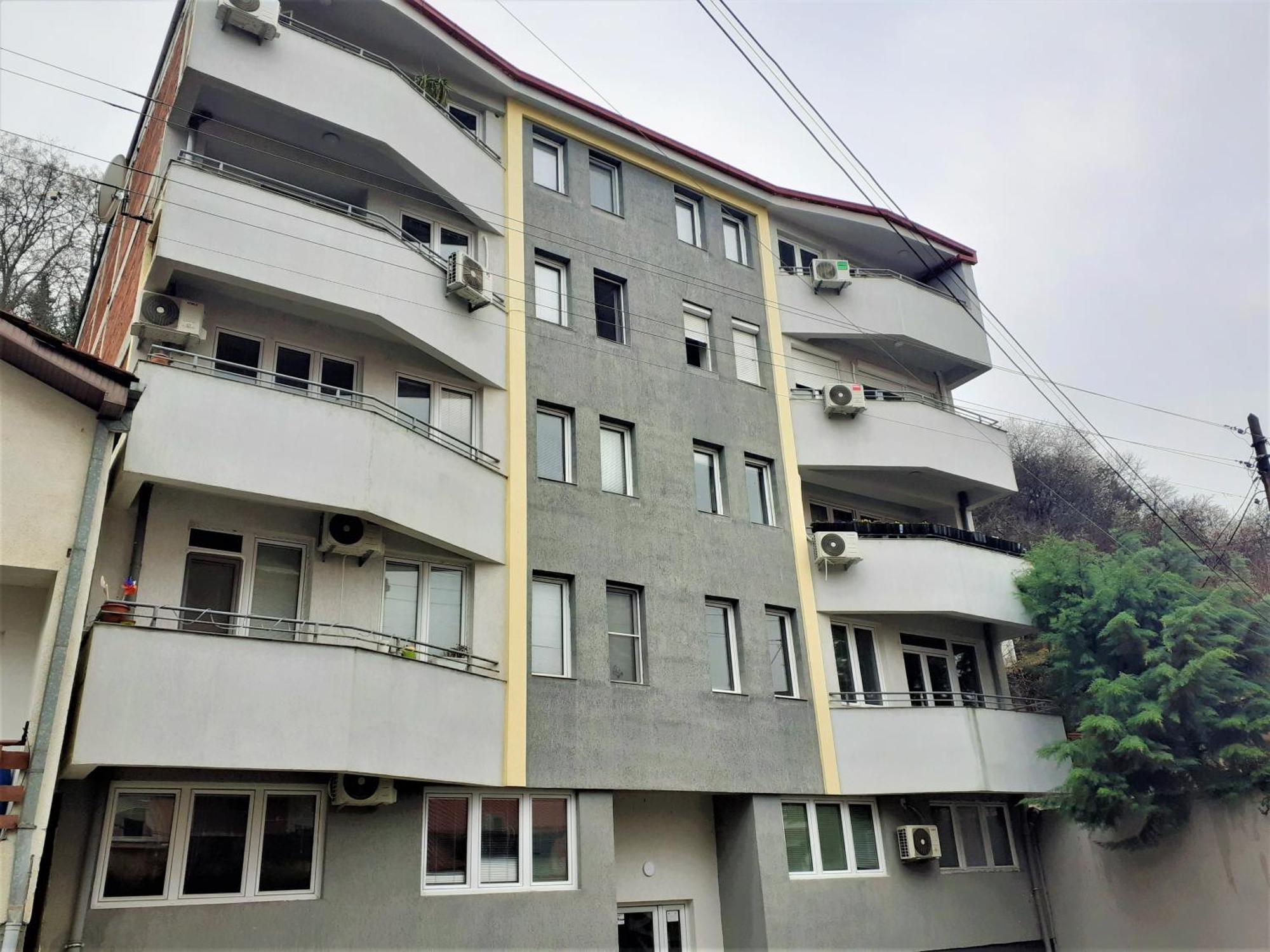 Apartment Ballet - 2 *